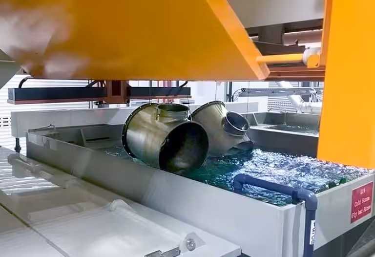 Conveyor unit bottom opens up